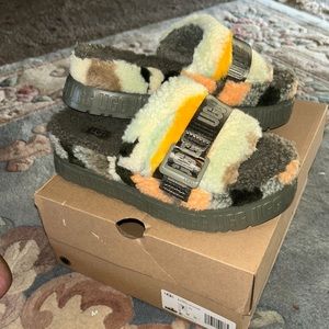 Size 7 olive green camo fluffita ugg